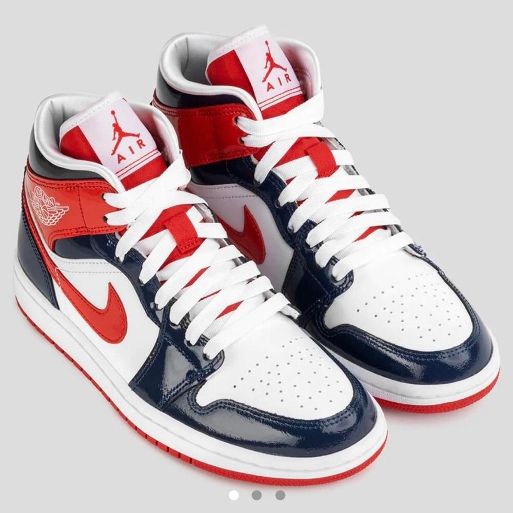 Jordan 1 Mid in Champs 🤍